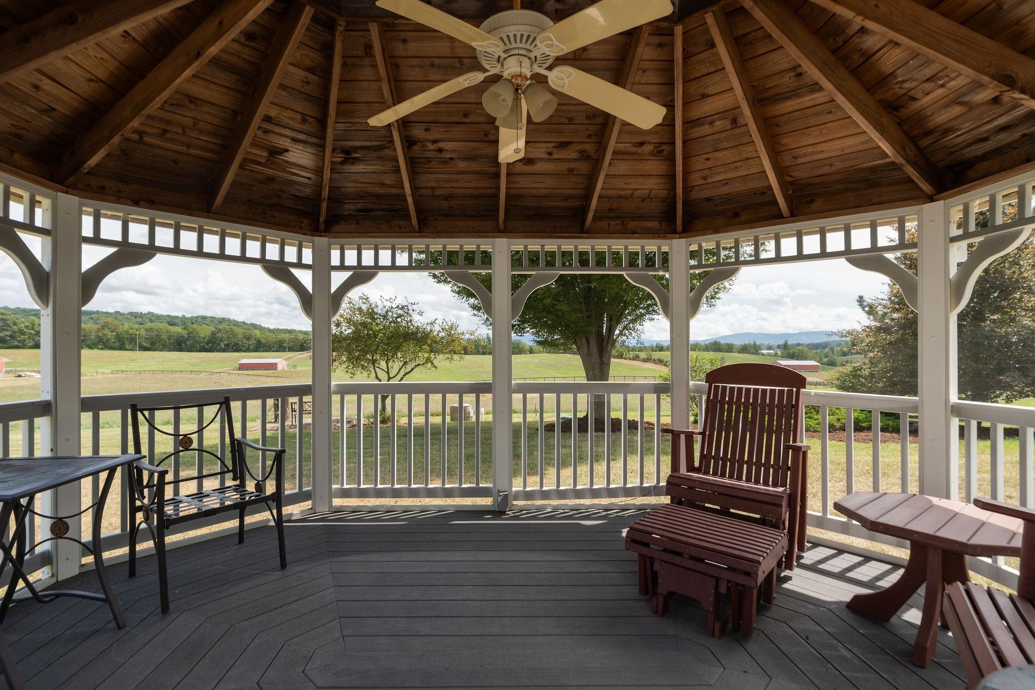 1040 TINKLING SPRING RD, STAUNTON, Virginia 24401, 3 Bedrooms Bedrooms, ,3 BathroomsBathrooms,Residential,14,1040 TINKLING SPRING RD,667916 MLS # 667916