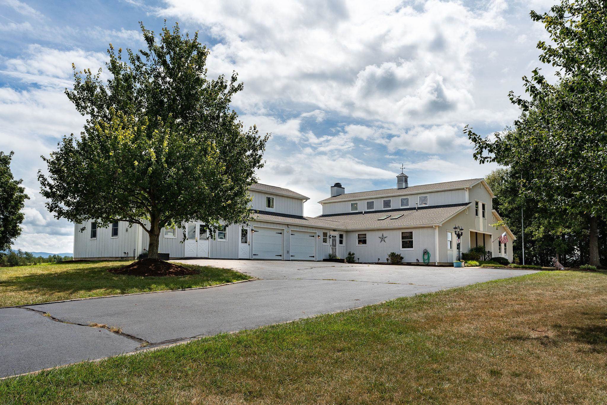 1040 TINKLING SPRING RD, STAUNTON, Virginia 24401, 3 Bedrooms Bedrooms, ,3 BathroomsBathrooms,Residential,14,1040 TINKLING SPRING RD,667916 MLS # 667916