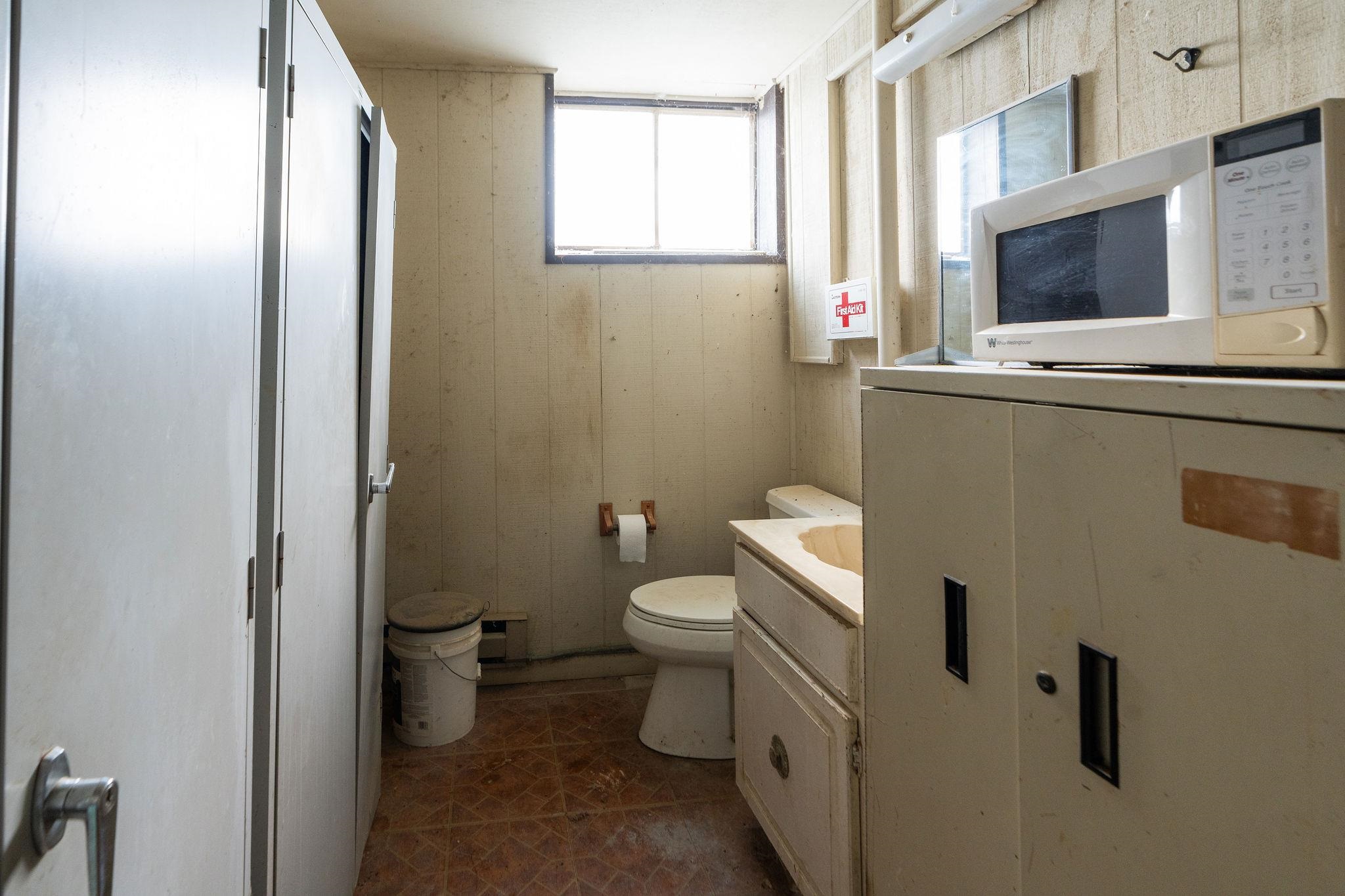 1040 TINKLING SPRING RD, STAUNTON, Virginia 24401, 3 Bedrooms Bedrooms, ,3 BathroomsBathrooms,Residential,14,1040 TINKLING SPRING RD,667916 MLS # 667916