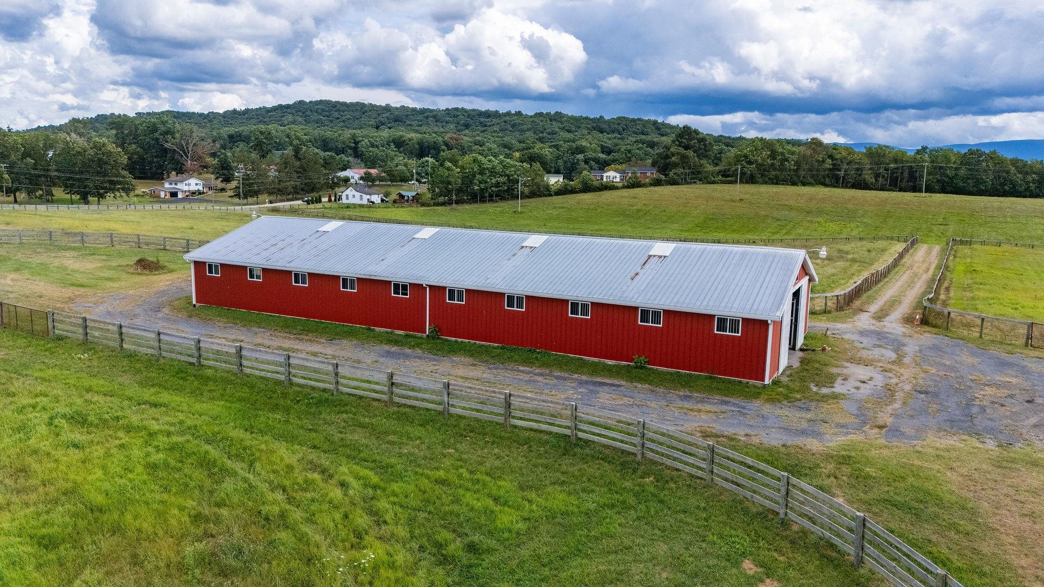 1040 TINKLING SPRING RD, STAUNTON, Virginia 24401, 3 Bedrooms Bedrooms, ,3 BathroomsBathrooms,Residential,14,1040 TINKLING SPRING RD,667916 MLS # 667916