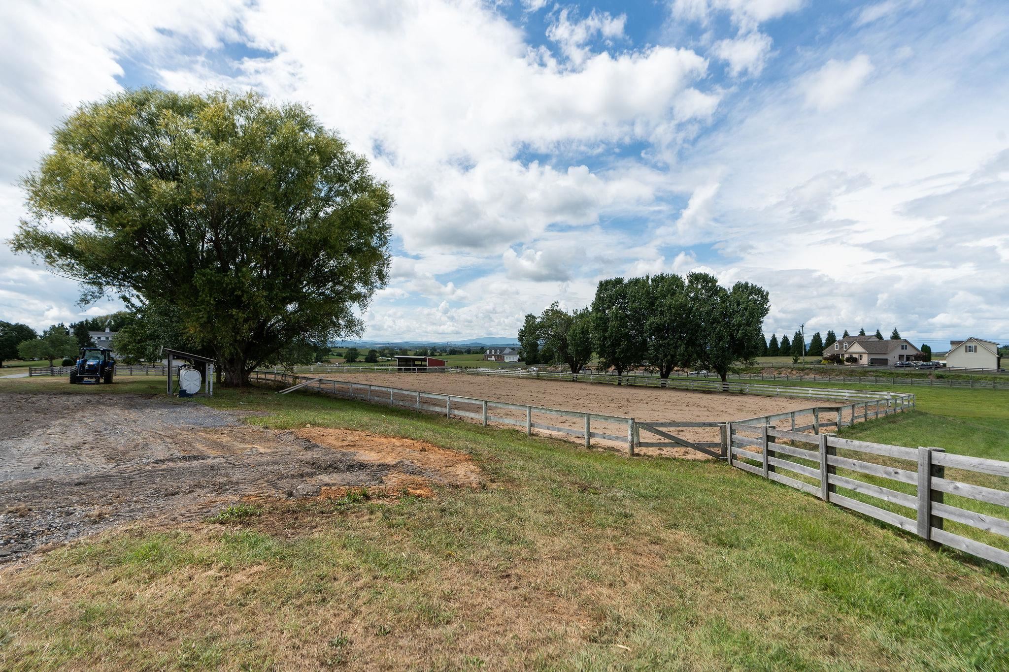 1040 TINKLING SPRING RD, STAUNTON, Virginia 24401, 3 Bedrooms Bedrooms, ,3 BathroomsBathrooms,Residential,14,1040 TINKLING SPRING RD,667916 MLS # 667916