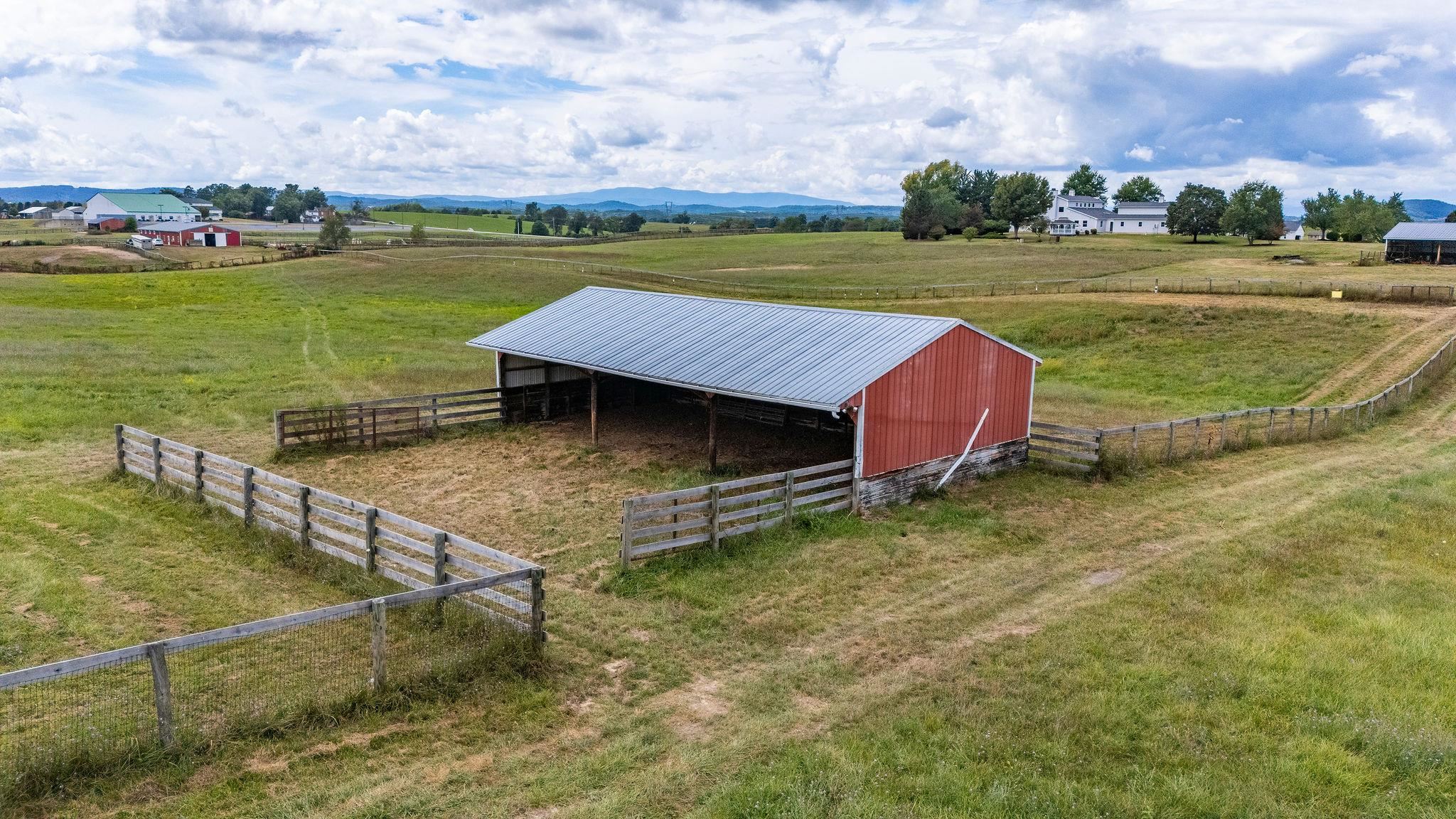 1040 TINKLING SPRING RD, STAUNTON, Virginia 24401, 3 Bedrooms Bedrooms, ,3 BathroomsBathrooms,Residential,14,1040 TINKLING SPRING RD,667916 MLS # 667916