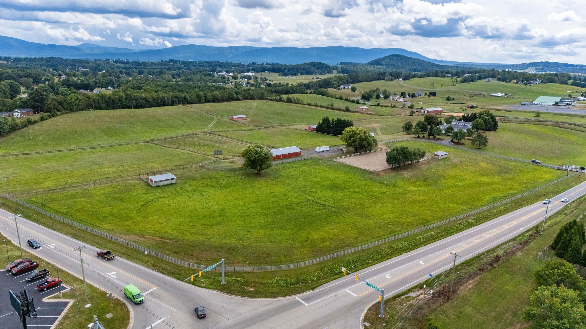 1040 TINKLING SPRING RD, STAUNTON, Virginia 24401, 3 Bedrooms Bedrooms, ,3 BathroomsBathrooms,Residential,14,1040 TINKLING SPRING RD,667916 MLS # 667916