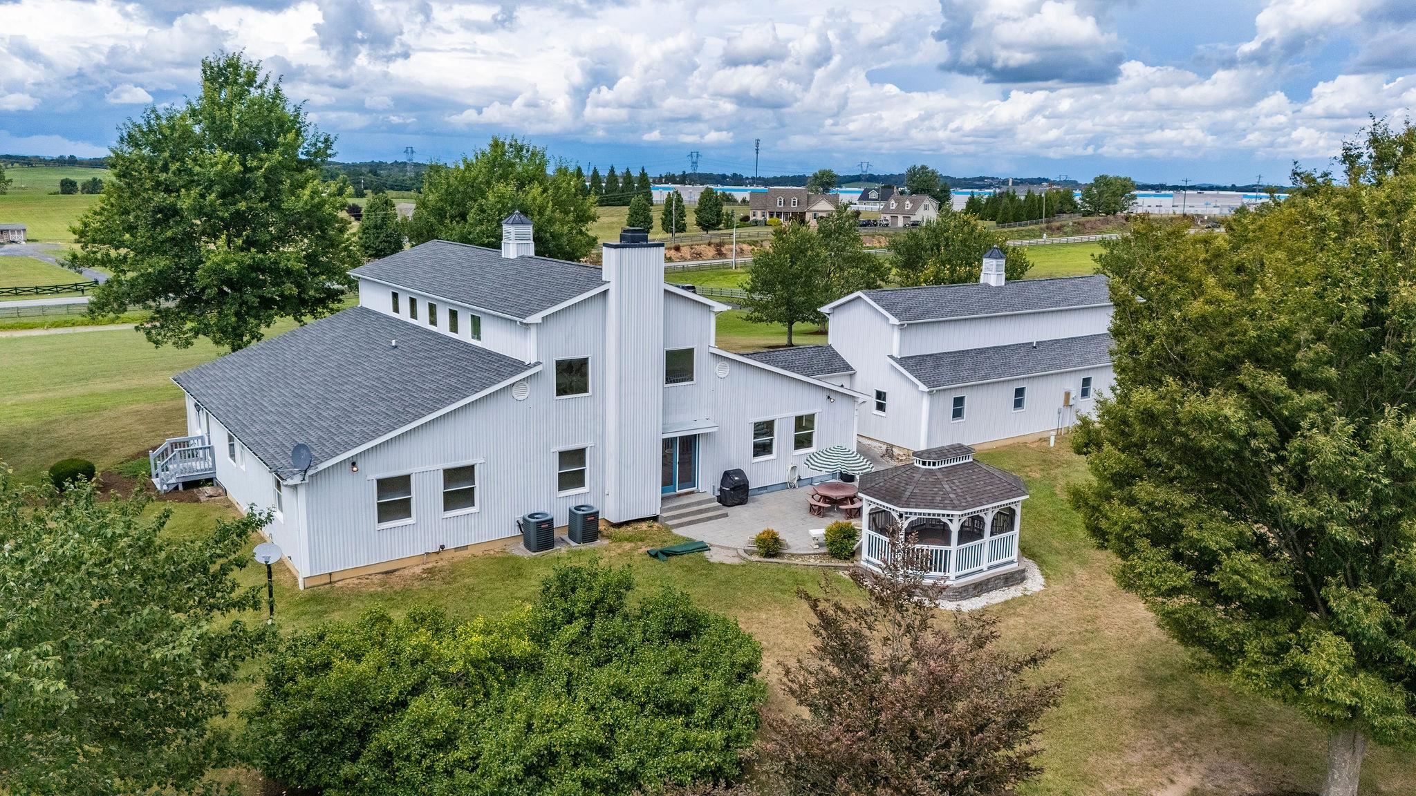 1040 TINKLING SPRING RD, STAUNTON, Virginia 24401, 3 Bedrooms Bedrooms, ,3 BathroomsBathrooms,Residential,14,1040 TINKLING SPRING RD,667916 MLS # 667916