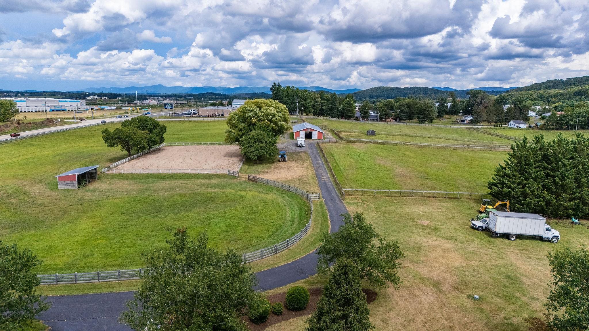 1040 TINKLING SPRING RD, STAUNTON, Virginia 24401, 3 Bedrooms Bedrooms, ,3 BathroomsBathrooms,Residential,14,1040 TINKLING SPRING RD,667916 MLS # 667916