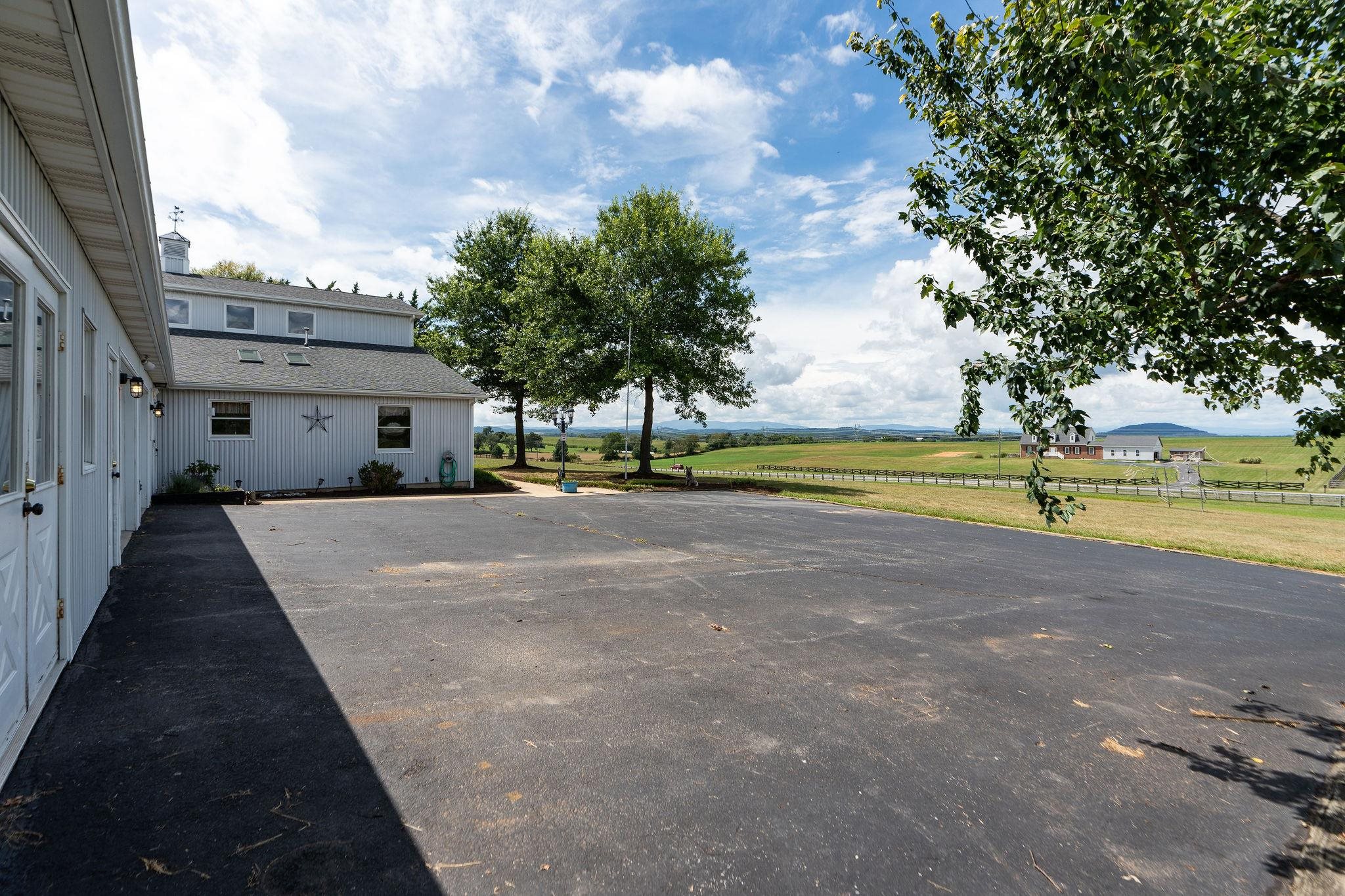 1040 TINKLING SPRING RD, STAUNTON, Virginia 24401, 3 Bedrooms Bedrooms, ,3 BathroomsBathrooms,Residential,14,1040 TINKLING SPRING RD,667916 MLS # 667916