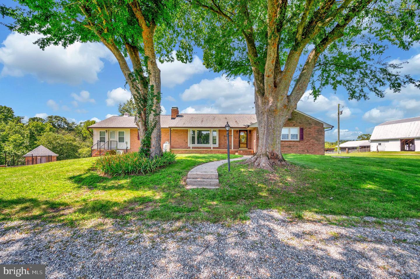 1306 HAWKINS LN, KING GEORGE, Virginia 22485, 5 Bedrooms Bedrooms, ,4 BathroomsBathrooms,Residential,For Sale,1306 HAWKINS LN,VAKG2006896 MLS # VAKG2006896