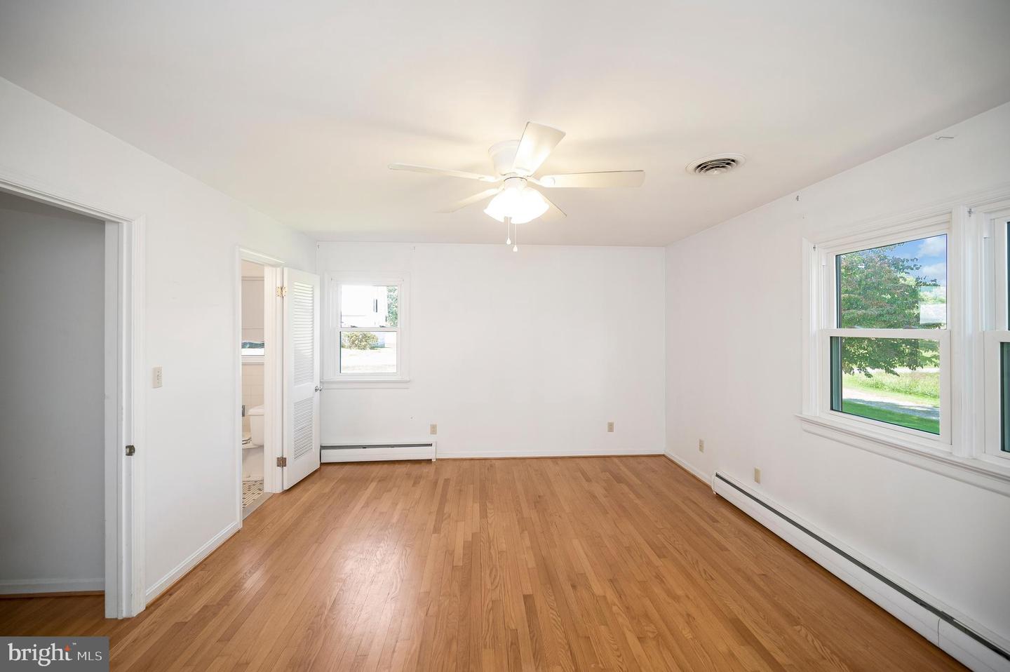 1306 HAWKINS LN, KING GEORGE, Virginia 22485, 5 Bedrooms Bedrooms, ,4 BathroomsBathrooms,Residential,For Sale,1306 HAWKINS LN,VAKG2006896 MLS # VAKG2006896