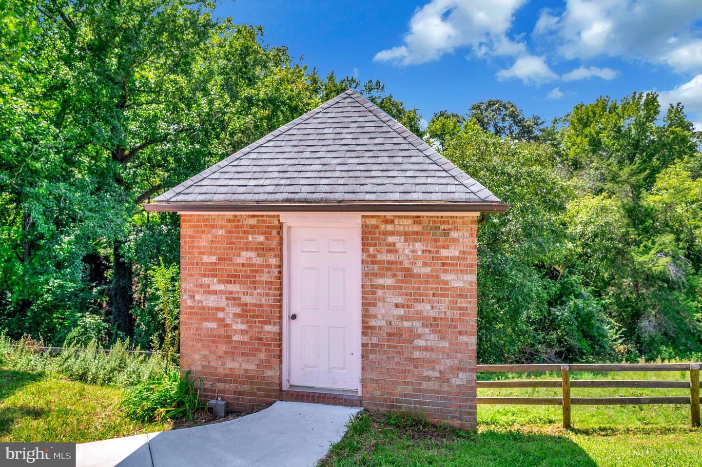 1306 HAWKINS LN, KING GEORGE, Virginia 22485, 5 Bedrooms Bedrooms, ,4 BathroomsBathrooms,Residential,For Sale,1306 HAWKINS LN,VAKG2006896 MLS # VAKG2006896