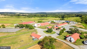 40332 COURTLAND FARM LN ALDIE Virginia 20105