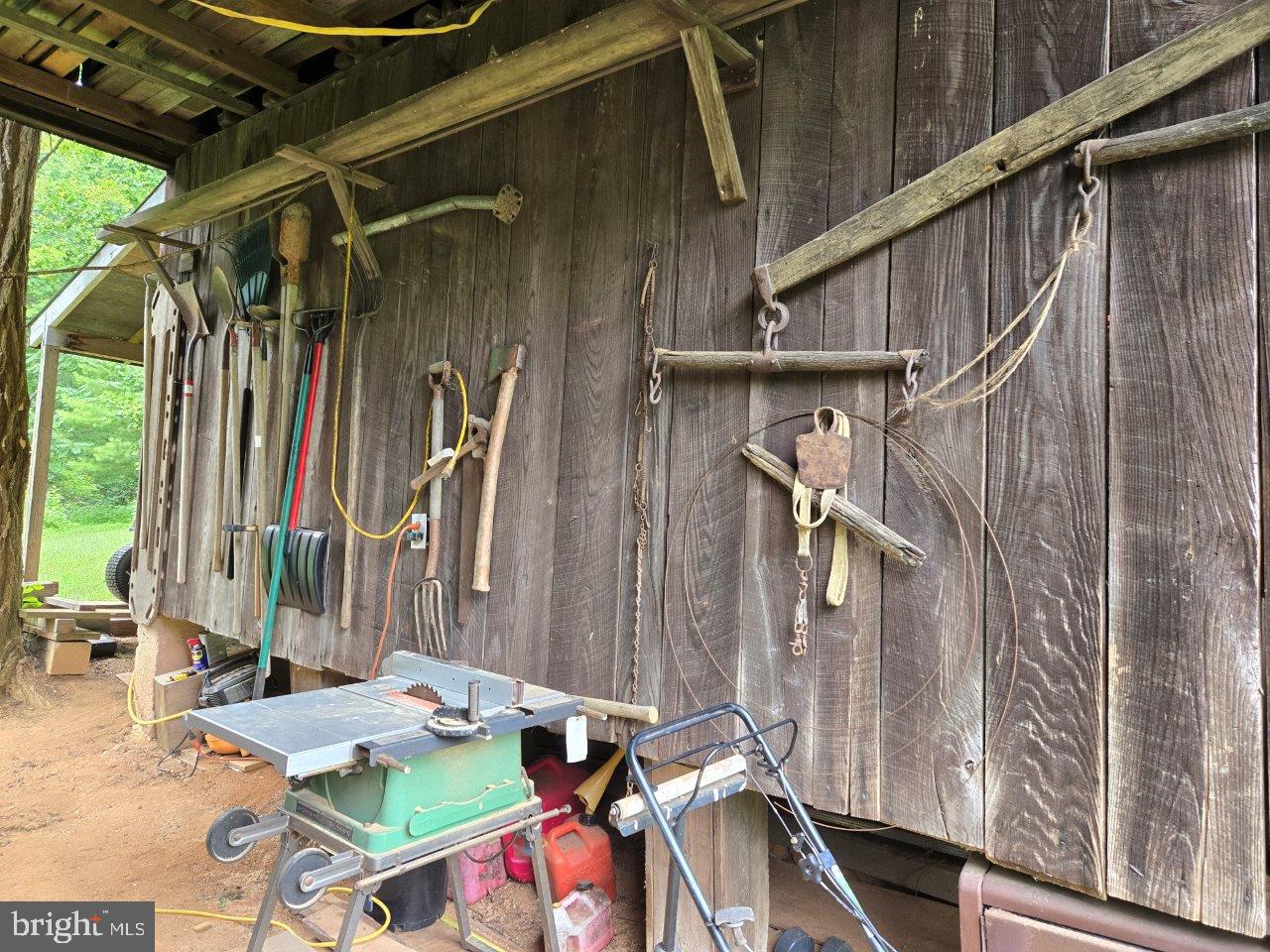 8947 SUGAR RUN RD, COPPER HILL, Virginia 24079, 1 Bedroom Bedrooms, ,1 BathroomBathrooms,Residential,For Sale,8947 SUGAR RUN RD,VAFD2000012 MLS # VAFD2000012 8947 SUGAR RUN RD, COPPER HILL, Virginia 24079, 1 Bedroom Bedrooms, ,1 BathroomBathrooms,Residential,For Sale,8947 SUGAR RUN RD,VAFD2000012 MLS # VAFD2000012