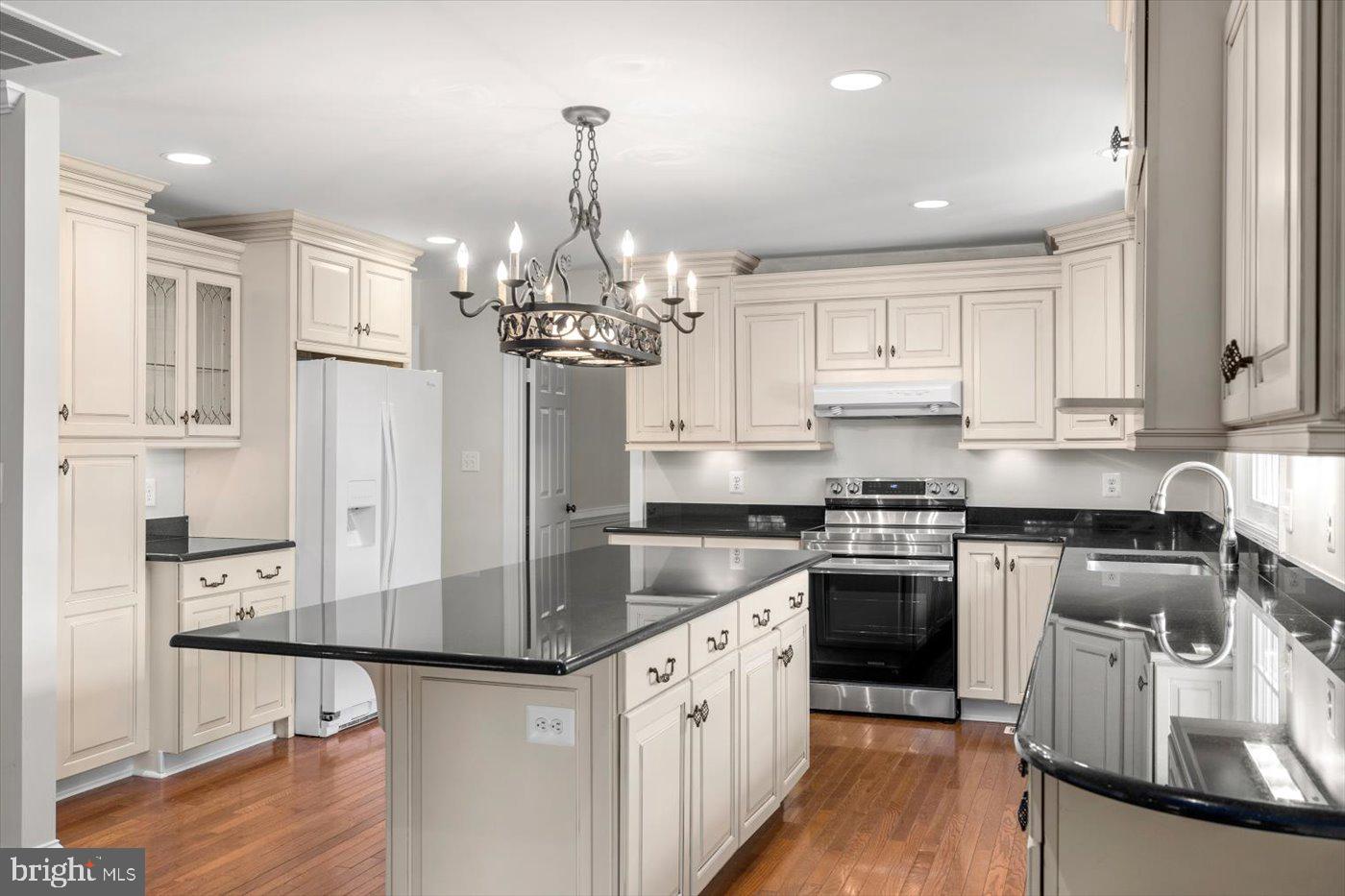 45 BOWLING FARM LN, FREDERICKSBURG, Virginia 22406, 4 Bedrooms Bedrooms, ,3 BathroomsBathrooms,Residential,For Sale,45 BOWLING FARM LN,VAST2042220 MLS # VAST2042220