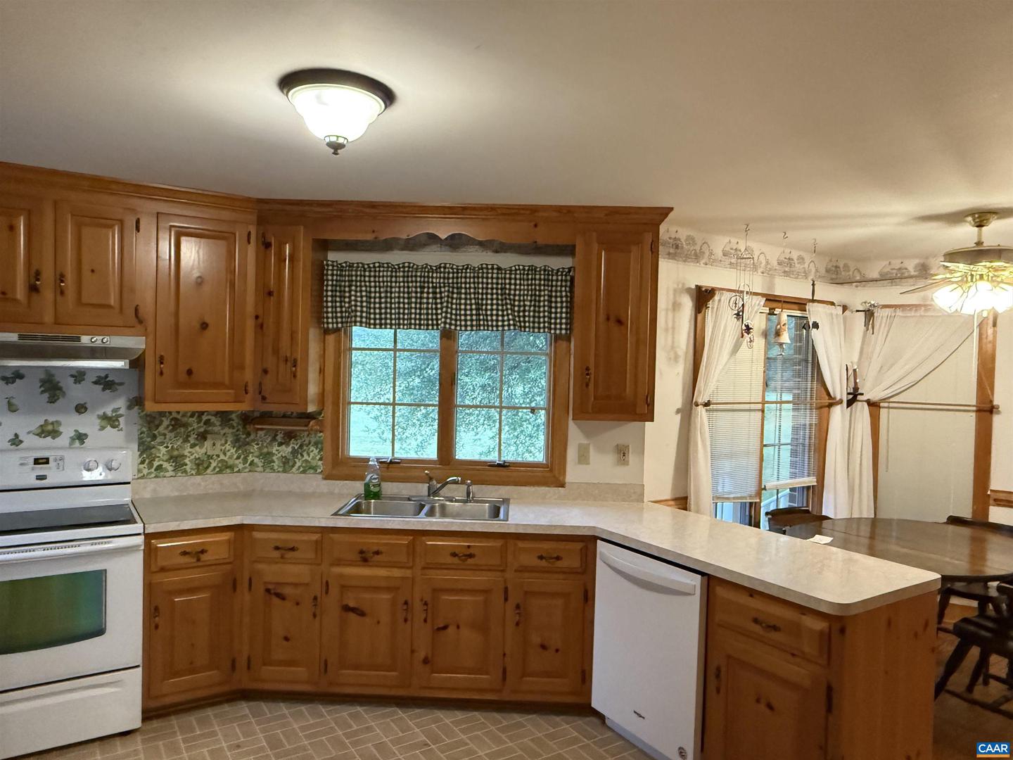 5051 SHANNON HILL RD, KENTS STORE, Virginia 23084, 2 Bedrooms Bedrooms, ,2 BathroomsBathrooms,Residential,For Sale,5051 SHANNON HILL RD,668367 MLS # 668367