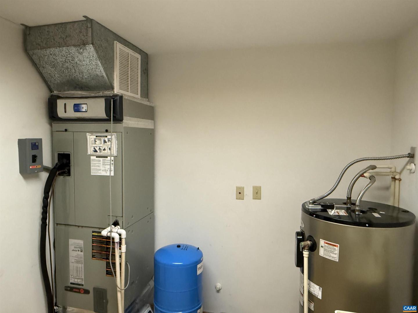 5051 SHANNON HILL RD, KENTS STORE, Virginia 23084, 2 Bedrooms Bedrooms, ,2 BathroomsBathrooms,Residential,For Sale,5051 SHANNON HILL RD,668367 MLS # 668367