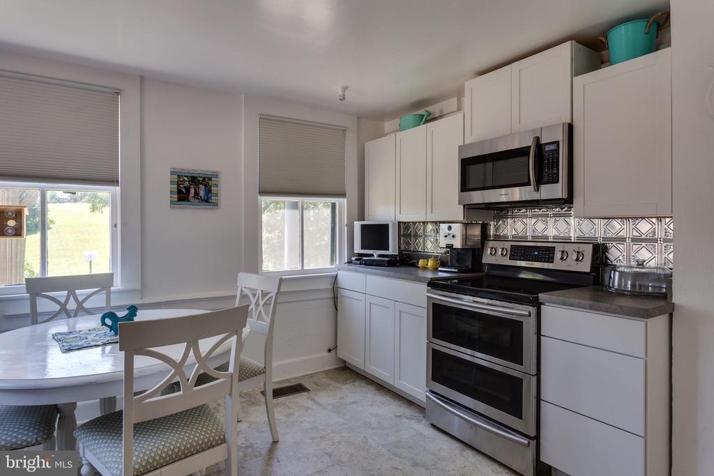 240 STONELEIGH RD, PALMYRA, Virginia 22963, 6 Bedrooms Bedrooms, ,4 BathroomsBathrooms,Residential,14,240 STONELEIGH RD,VAFN2000496 MLS # VAFN2000496 240 STONELEIGH RD, PALMYRA, Virginia 22963, 6 Bedrooms Bedrooms, ,4 BathroomsBathrooms,Residential,14,240 STONELEIGH RD,VAFN2000496 MLS # VAFN2000496