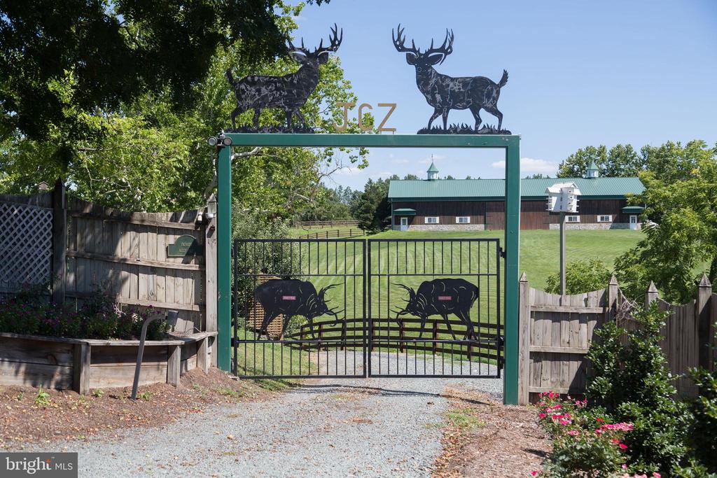 240 STONELEIGH RD, PALMYRA, Virginia 22963, 6 Bedrooms Bedrooms, ,4 BathroomsBathrooms,Residential,14,240 STONELEIGH RD,VAFN2000496 MLS # VAFN2000496 240 STONELEIGH RD, PALMYRA, Virginia 22963, 6 Bedrooms Bedrooms, ,4 BathroomsBathrooms,Residential,14,240 STONELEIGH RD,VAFN2000496 MLS # VAFN2000496