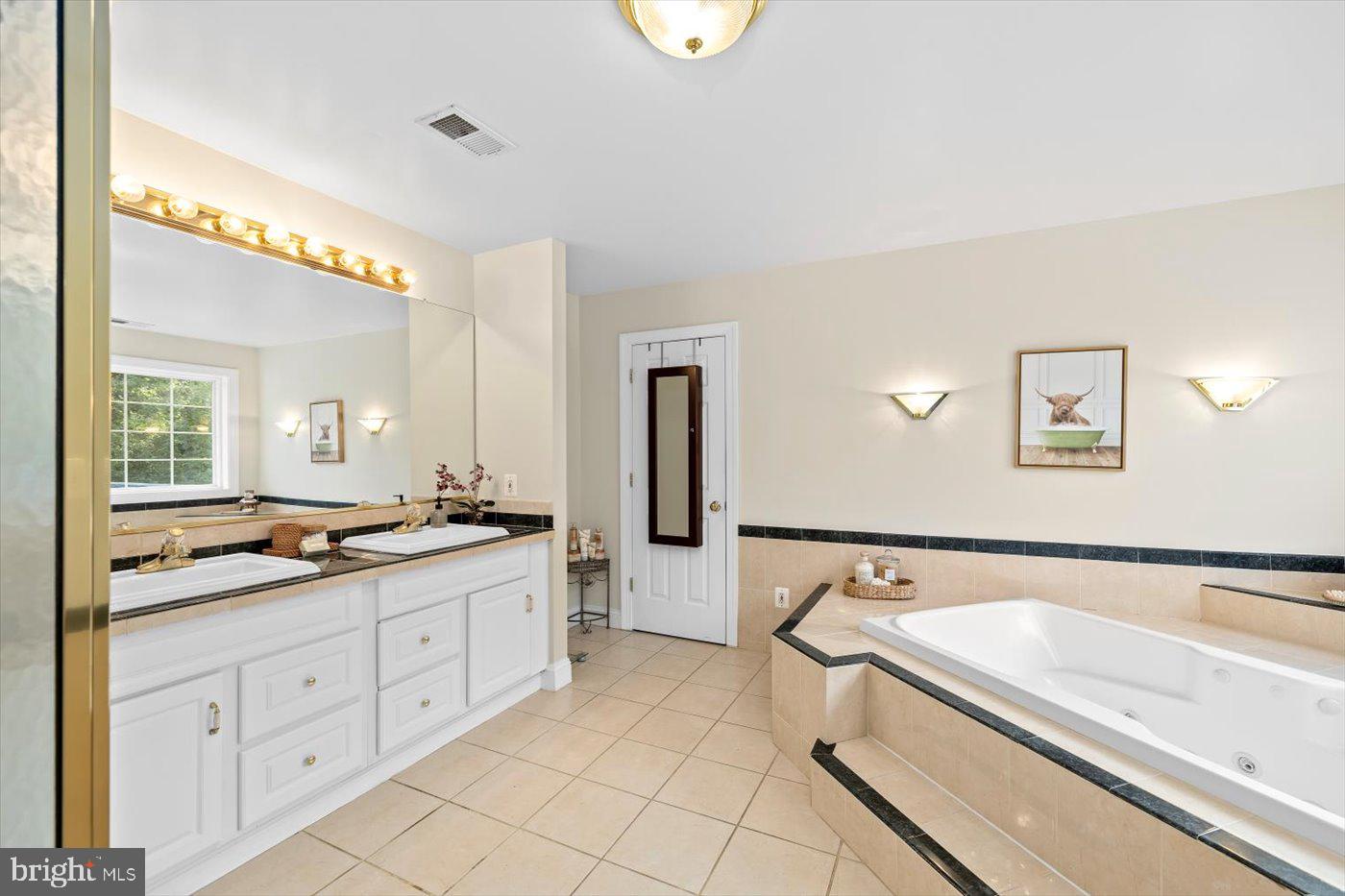 12102 BRENT TOWN RD, CATLETT, Virginia 20119, 5 Bedrooms Bedrooms, ,4 BathroomsBathrooms,Residential,For Sale,12102 BRENT TOWN RD,VAFQ2018034 MLS # VAFQ2018034