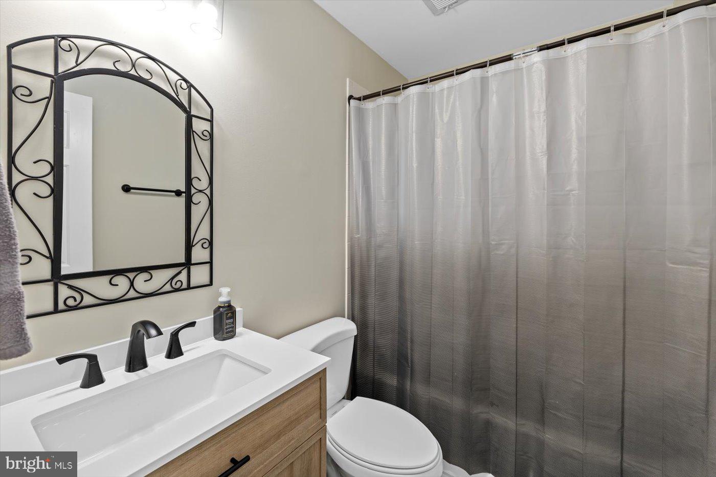 12102 BRENT TOWN RD, CATLETT, Virginia 20119, 5 Bedrooms Bedrooms, ,4 BathroomsBathrooms,Residential,For Sale,12102 BRENT TOWN RD,VAFQ2018034 MLS # VAFQ2018034