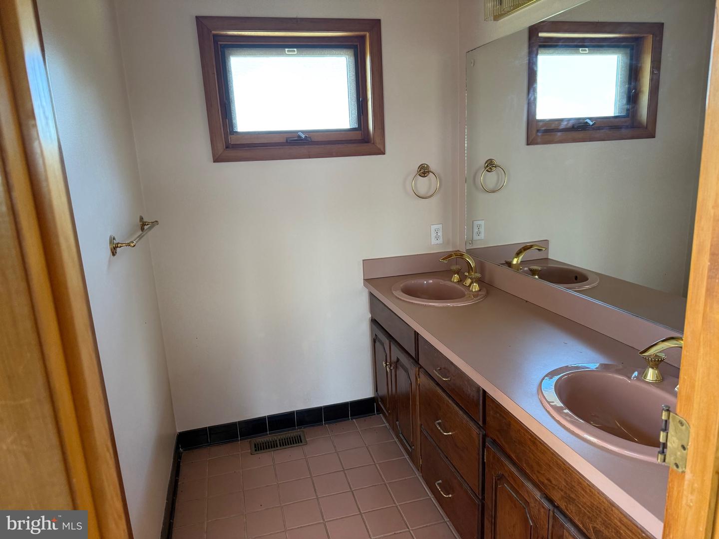 2082 LITTLE DOGWOOD ROAD, SPOUT SPRING, Virginia 24593, 2 Bedrooms Bedrooms, ,2 BathroomsBathrooms,Farm,For Sale,2082 LITTLE DOGWOOD ROAD,VAAV2000034 MLS # VAAV2000034 2082 LITTLE DOGWOOD ROAD, SPOUT SPRING, Virginia 24593, 2 Bedrooms Bedrooms, ,2 BathroomsBathrooms,Farm,For Sale,2082 LITTLE DOGWOOD ROAD,VAAV2000034 MLS # VAAV2000034