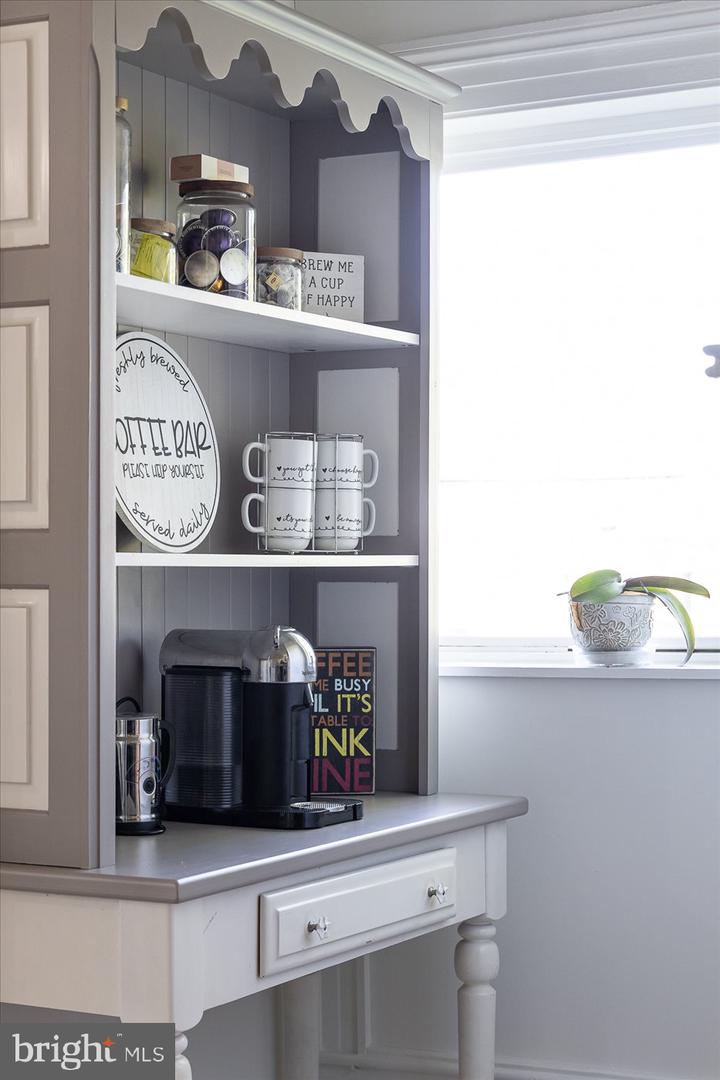 667 HUSTLE RD, HUSTLE, Virginia 22476, 6 Bedrooms Bedrooms, ,3 BathroomsBathrooms,Farm,For Sale,667 HUSTLE RD,VAES2001998 MLS # VAES2001998