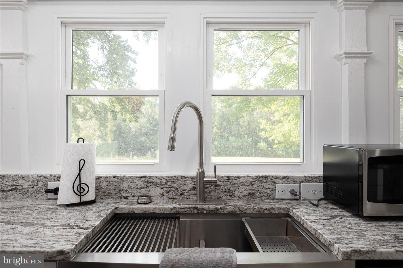 667 HUSTLE RD, HUSTLE, Virginia 22476, 6 Bedrooms Bedrooms, ,3 BathroomsBathrooms,Farm,For Sale,667 HUSTLE RD,VAES2001998 MLS # VAES2001998