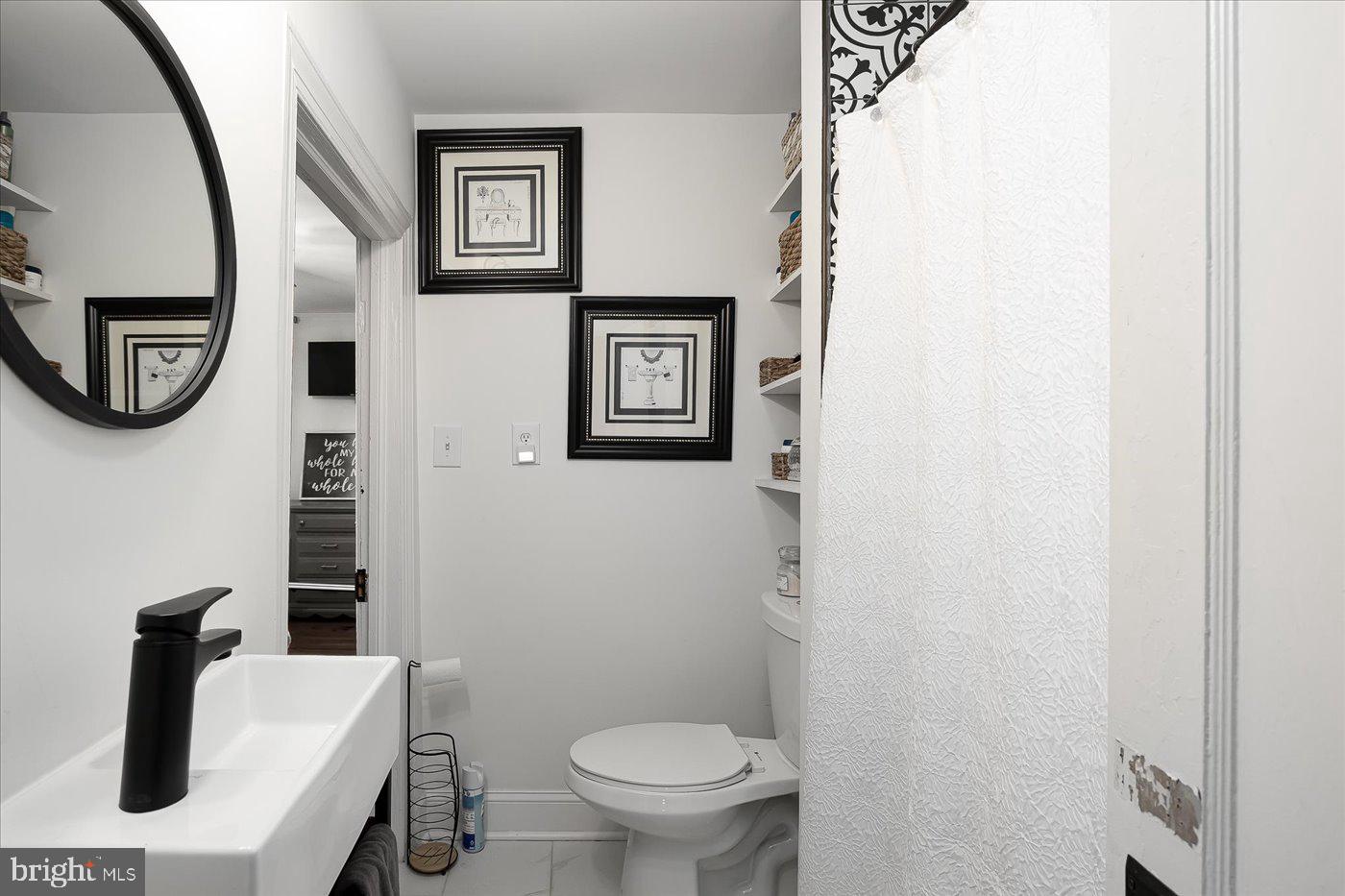 667 HUSTLE RD, HUSTLE, Virginia 22476, 6 Bedrooms Bedrooms, ,3 BathroomsBathrooms,Farm,For Sale,667 HUSTLE RD,VAES2001998 MLS # VAES2001998