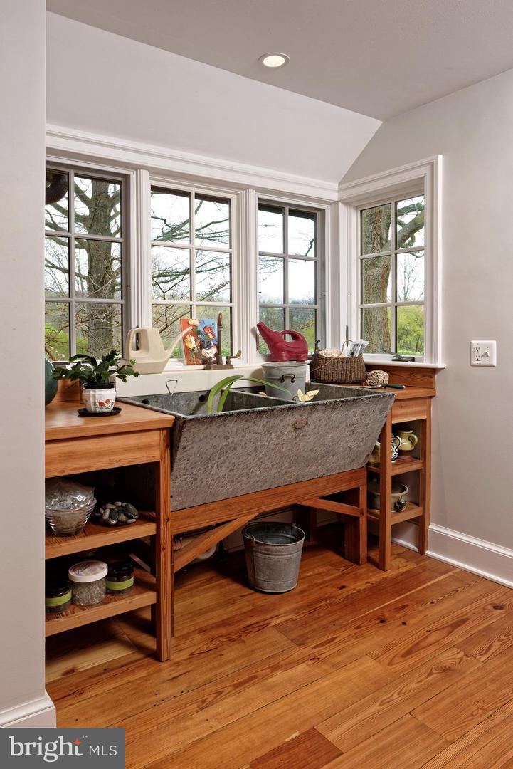 154 CLAY HILL RD, BOYCE, Virginia 22620, 6 Bedrooms Bedrooms, ,5 BathroomsBathrooms,Residential,For Sale,154 CLAY HILL RD,VACL2003658 MLS # VACL2003658