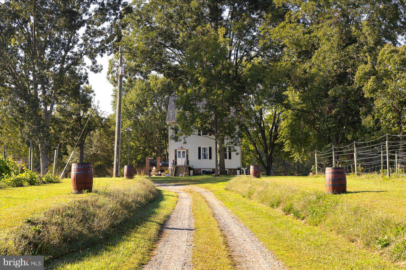 667 HUSTLE RD, HUSTLE, Virginia 22476, 6 Bedrooms Bedrooms, ,3 BathroomsBathrooms,Residential,For Sale,667 HUSTLE RD,VAES2001996 MLS # VAES2001996