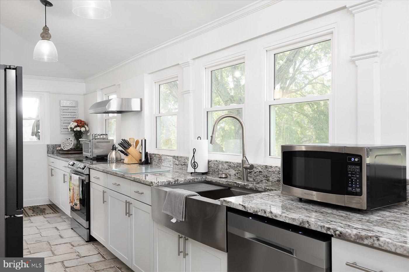 667 HUSTLE RD, HUSTLE, Virginia 22476, 6 Bedrooms Bedrooms, ,3 BathroomsBathrooms,Residential,For Sale,667 HUSTLE RD,VAES2001996 MLS # VAES2001996