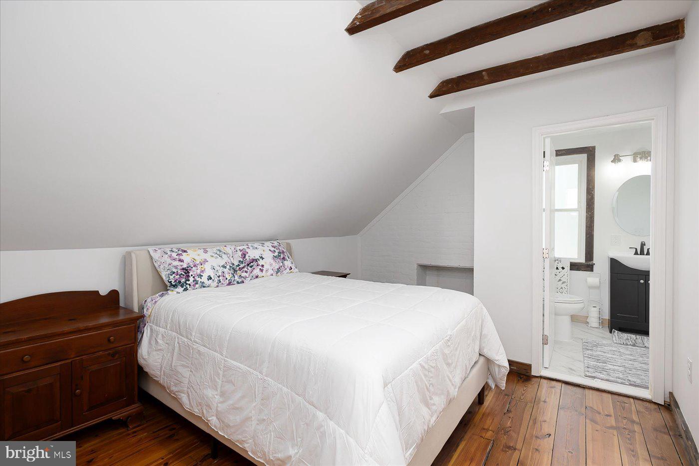 667 HUSTLE RD, HUSTLE, Virginia 22476, 6 Bedrooms Bedrooms, ,3 BathroomsBathrooms,Residential,For Sale,667 HUSTLE RD,VAES2001996 MLS # VAES2001996