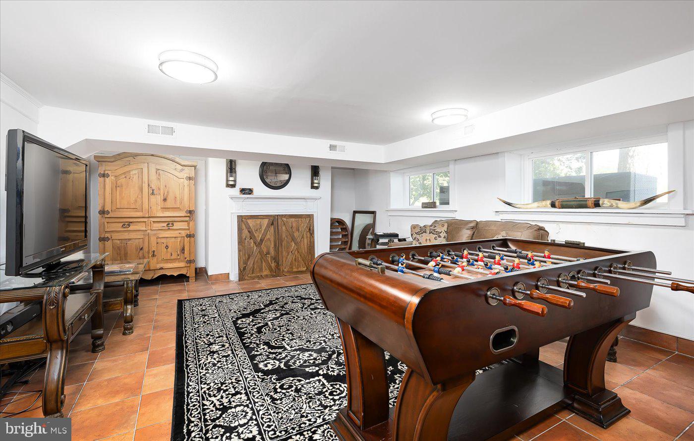 667 HUSTLE RD, HUSTLE, Virginia 22476, 6 Bedrooms Bedrooms, ,3 BathroomsBathrooms,Residential,For Sale,667 HUSTLE RD,VAES2001996 MLS # VAES2001996