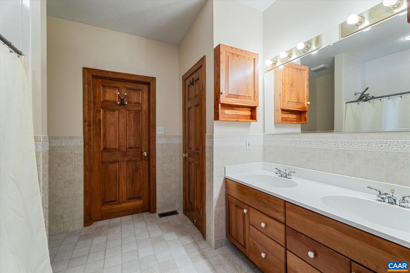 27233 HORSESHOE RD, CULPEPER, Virginia 22701, 4 Bedrooms Bedrooms, ,3 BathroomsBathrooms,Residential,For Sale,27233 HORSESHOE RD,668488 MLS # 668488