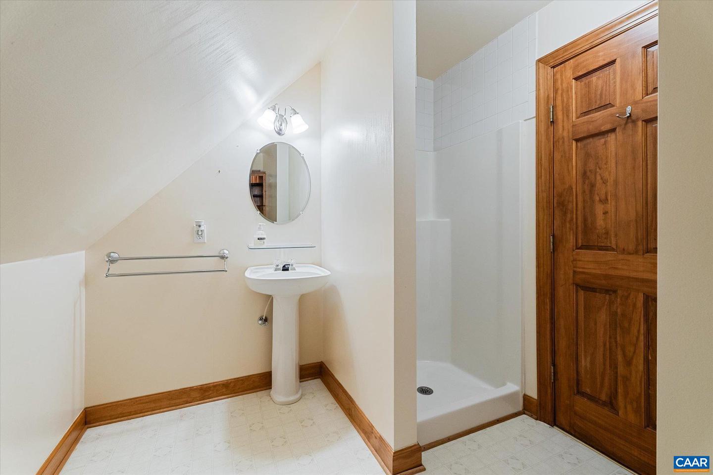 27233 HORSESHOE RD, CULPEPER, Virginia 22701, 4 Bedrooms Bedrooms, ,3 BathroomsBathrooms,Residential,For Sale,27233 HORSESHOE RD,668488 MLS # 668488