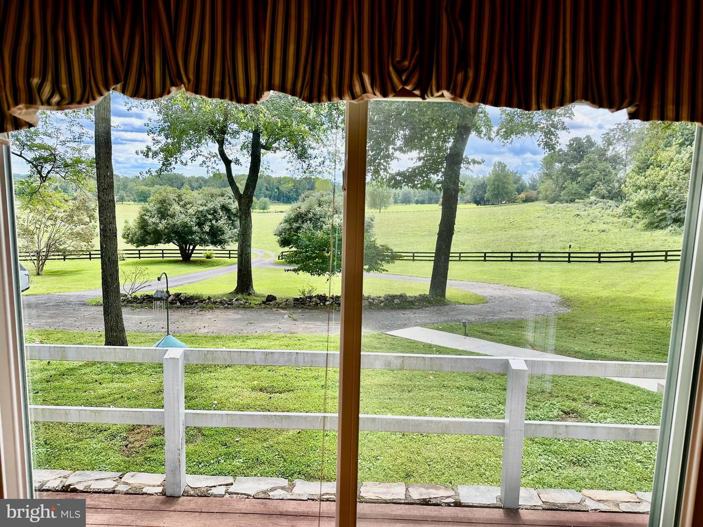 7038 BEACONSFIELD LN, WARRENTON, Virginia 20187, 2 Bedrooms Bedrooms, ,3 BathroomsBathrooms,Residential,For Sale,7038 BEACONSFIELD LN,VAFQ2018078 MLS # VAFQ2018078