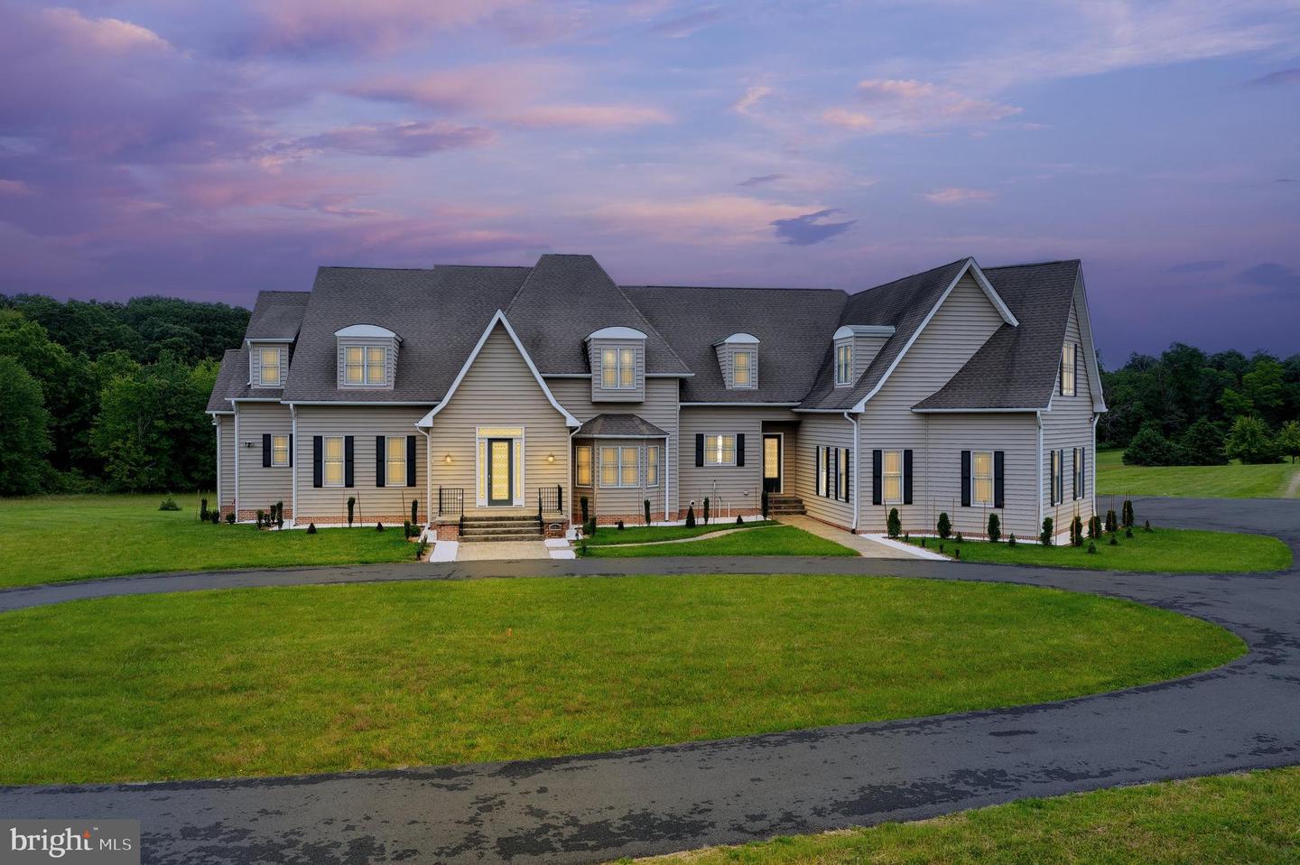 37016 LONGMOOR FARM LN, HILLSBORO, Virginia 20132, 7 Bedrooms Bedrooms, ,5 BathroomsBathrooms,Residential,For Sale,37016 LONGMOOR FARM LN,VALO2098812 MLS # VALO2098812