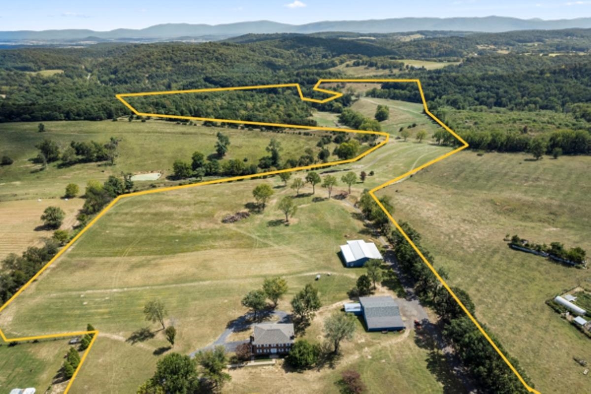 1370 MIDDLEBROOK RD, STAUNTON, Virginia 24401, 5 Bedrooms Bedrooms, ,4 BathroomsBathrooms,Residential,14,1370 MIDDLEBROOK RD,669053 MLS # 669053