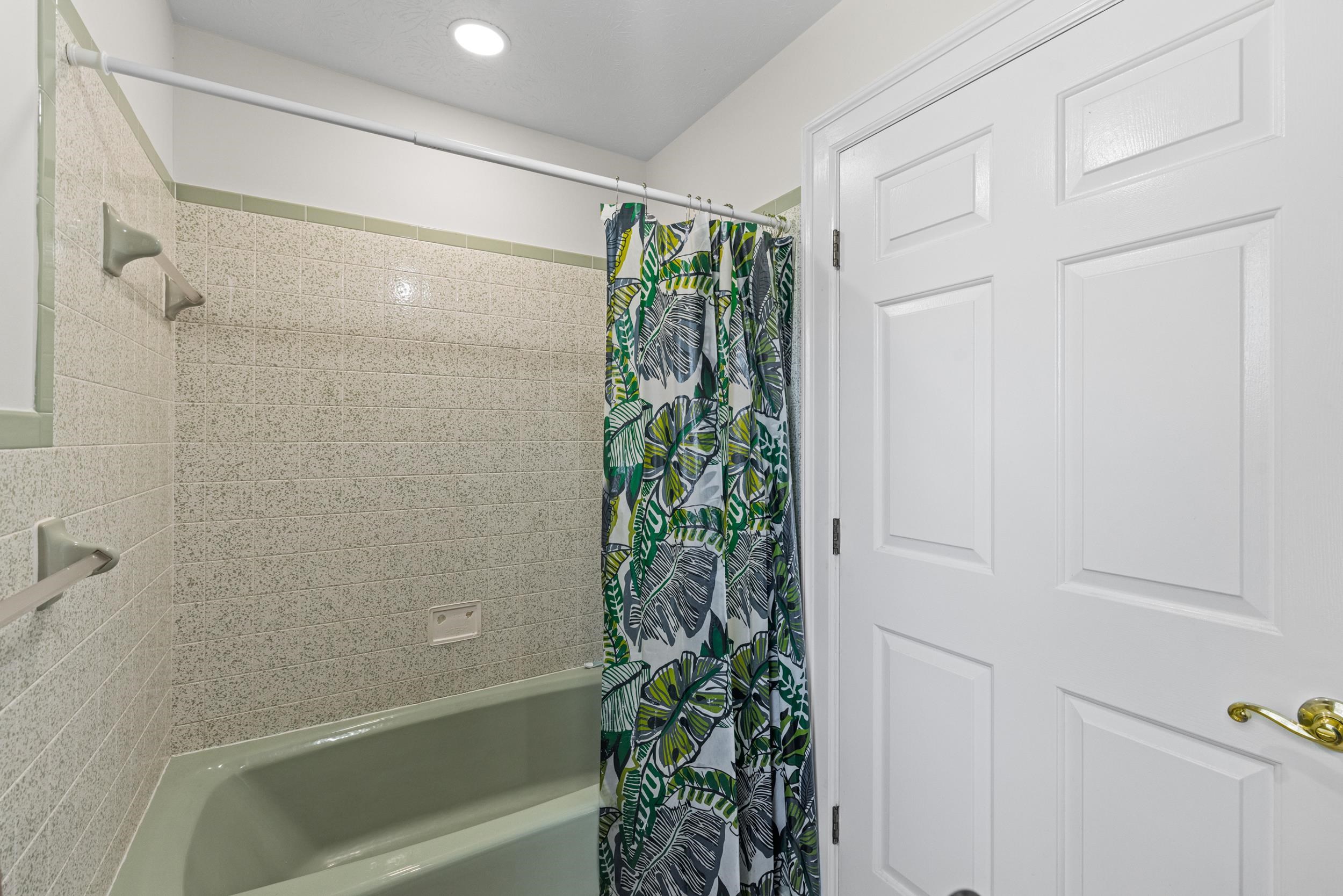 1370 MIDDLEBROOK RD, STAUNTON, Virginia 24401, 5 Bedrooms Bedrooms, ,4 BathroomsBathrooms,Residential,14,1370 MIDDLEBROOK RD,669053 MLS # 669053