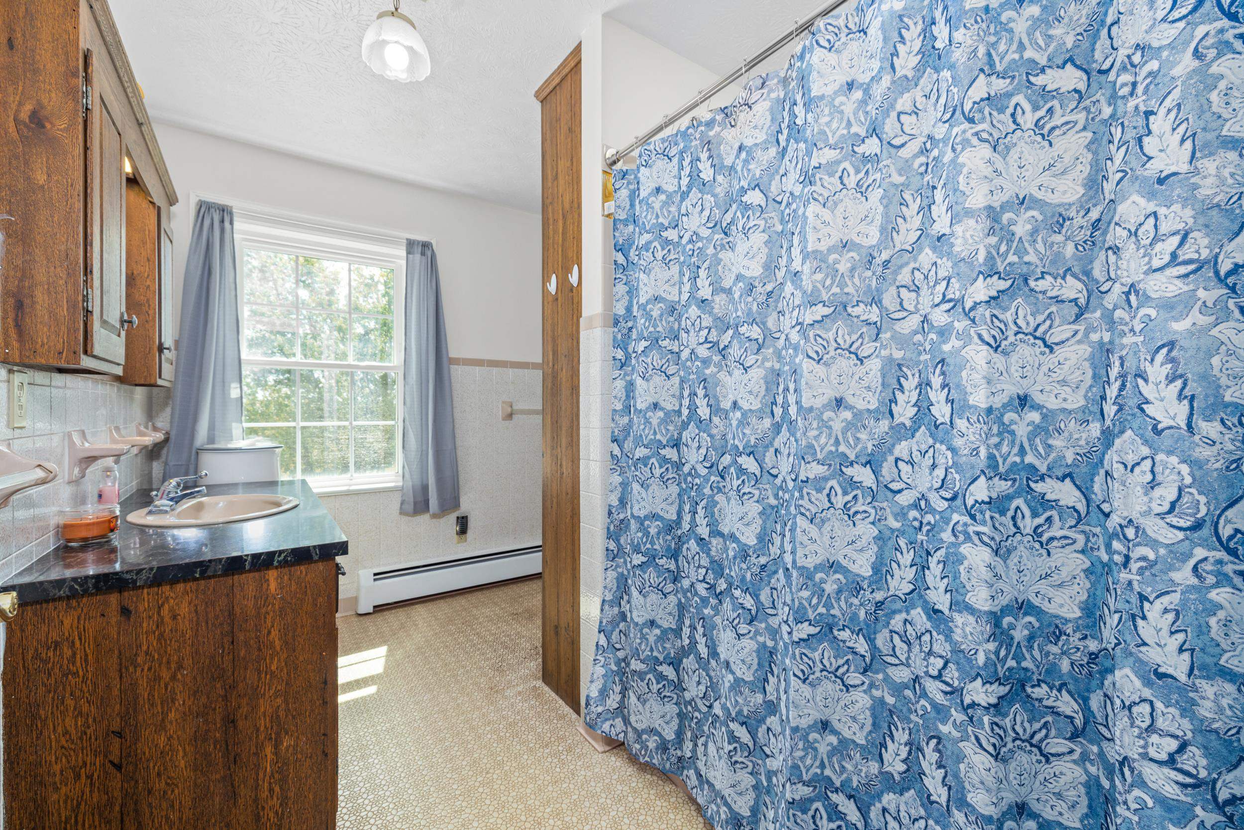 1370 MIDDLEBROOK RD, STAUNTON, Virginia 24401, 5 Bedrooms Bedrooms, ,4 BathroomsBathrooms,Residential,14,1370 MIDDLEBROOK RD,669053 MLS # 669053