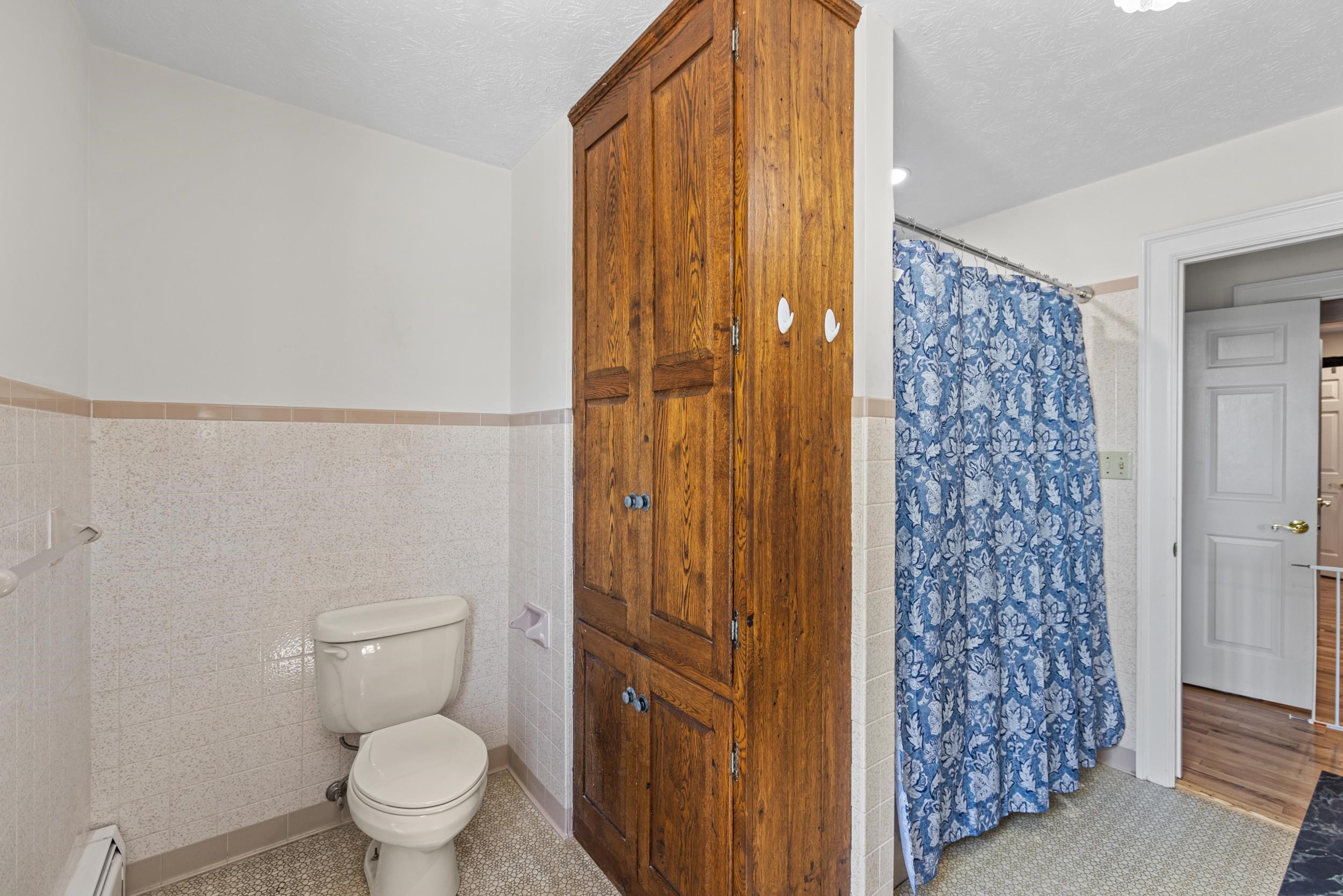 1370 MIDDLEBROOK RD, STAUNTON, Virginia 24401, 5 Bedrooms Bedrooms, ,4 BathroomsBathrooms,Residential,14,1370 MIDDLEBROOK RD,669053 MLS # 669053