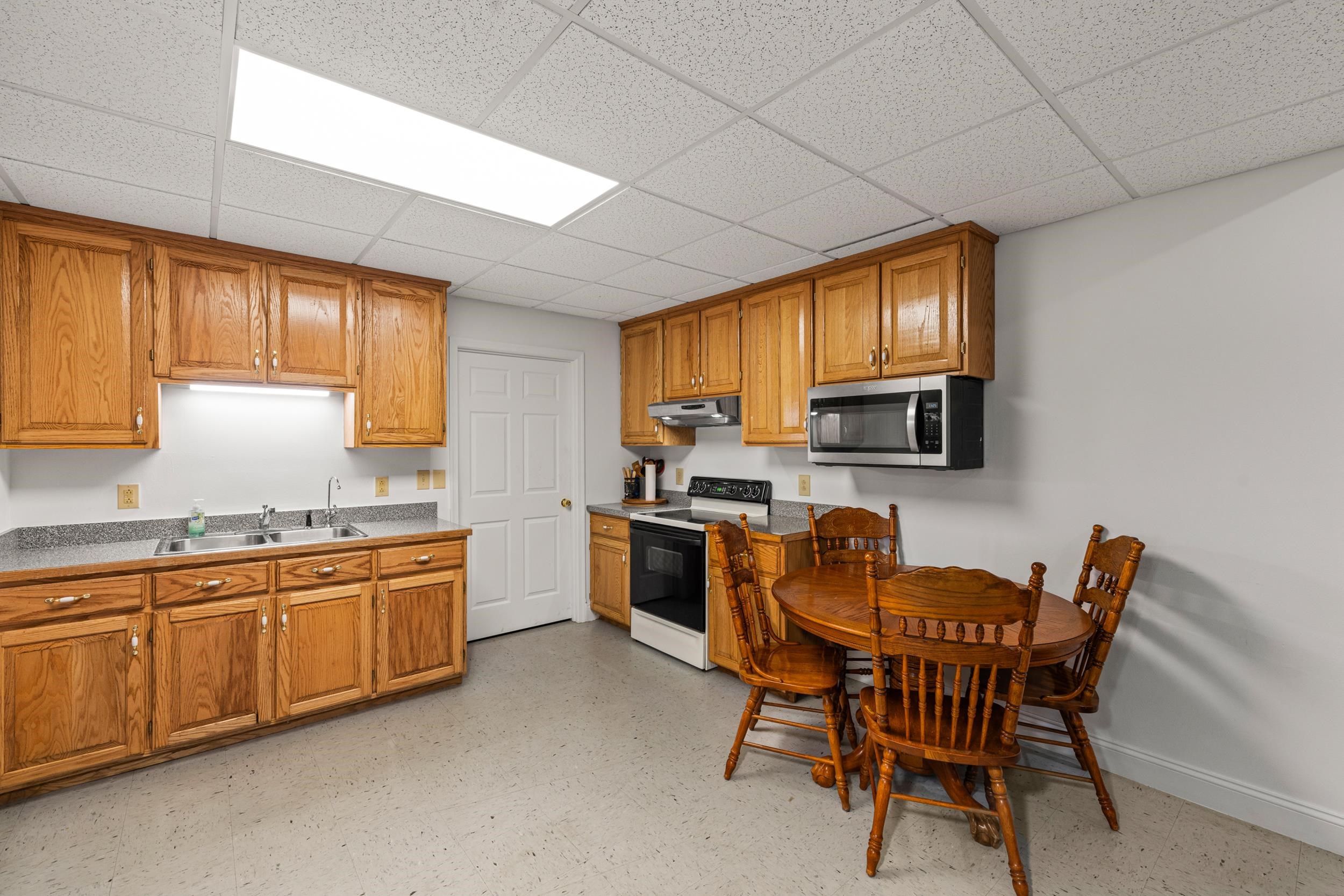 1370 MIDDLEBROOK RD, STAUNTON, Virginia 24401, 5 Bedrooms Bedrooms, ,4 BathroomsBathrooms,Residential,14,1370 MIDDLEBROOK RD,669053 MLS # 669053