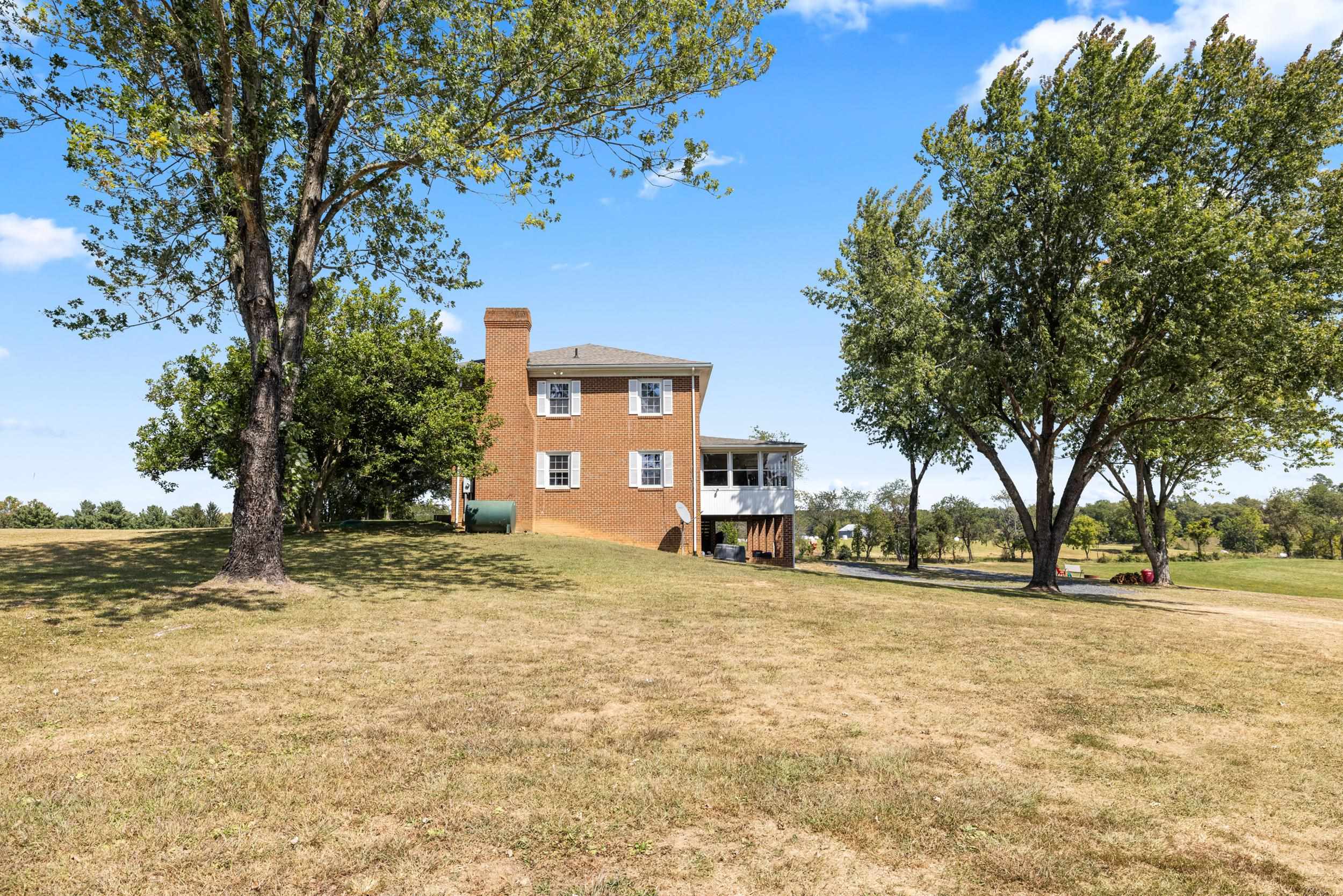 1370 MIDDLEBROOK RD, STAUNTON, Virginia 24401, 5 Bedrooms Bedrooms, ,4 BathroomsBathrooms,Residential,14,1370 MIDDLEBROOK RD,669053 MLS # 669053