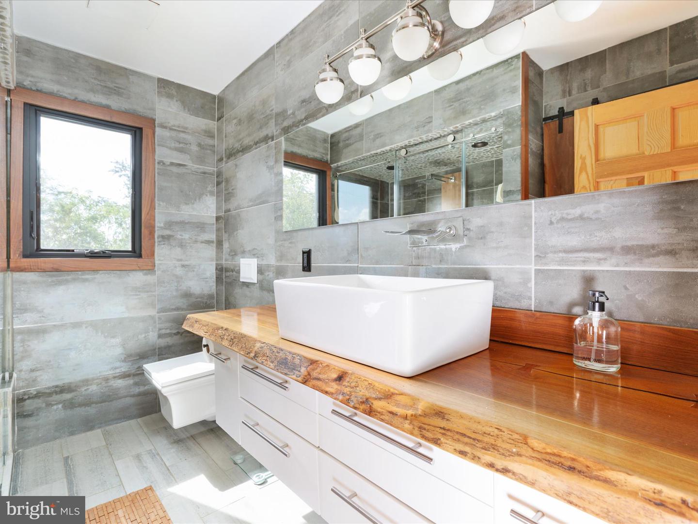 16 RIVER BOAT DR, FRONT ROYAL, Virginia 22630, 4 Bedrooms Bedrooms, ,2 BathroomsBathrooms,Residential,For Sale,16 RIVER BOAT DR,VAWR2012344 MLS # VAWR2012344