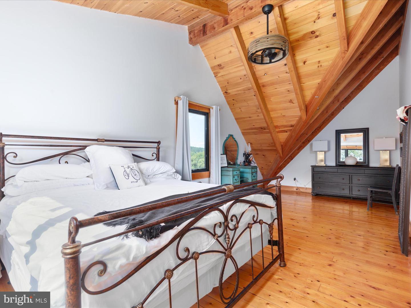 16 RIVER BOAT DR, FRONT ROYAL, Virginia 22630, 4 Bedrooms Bedrooms, ,2 BathroomsBathrooms,Residential,For Sale,16 RIVER BOAT DR,VAWR2012344 MLS # VAWR2012344