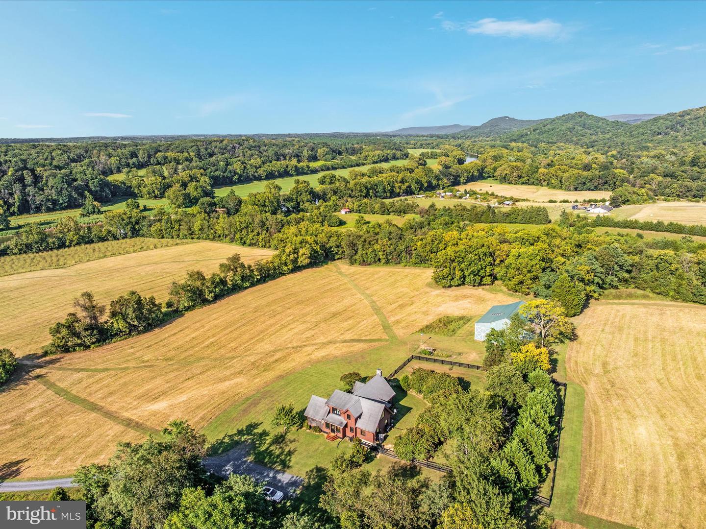 16 RIVER BOAT DR, FRONT ROYAL, Virginia 22630, 4 Bedrooms Bedrooms, ,2 BathroomsBathrooms,Residential,For Sale,16 RIVER BOAT DR,VAWR2012344 MLS # VAWR2012344