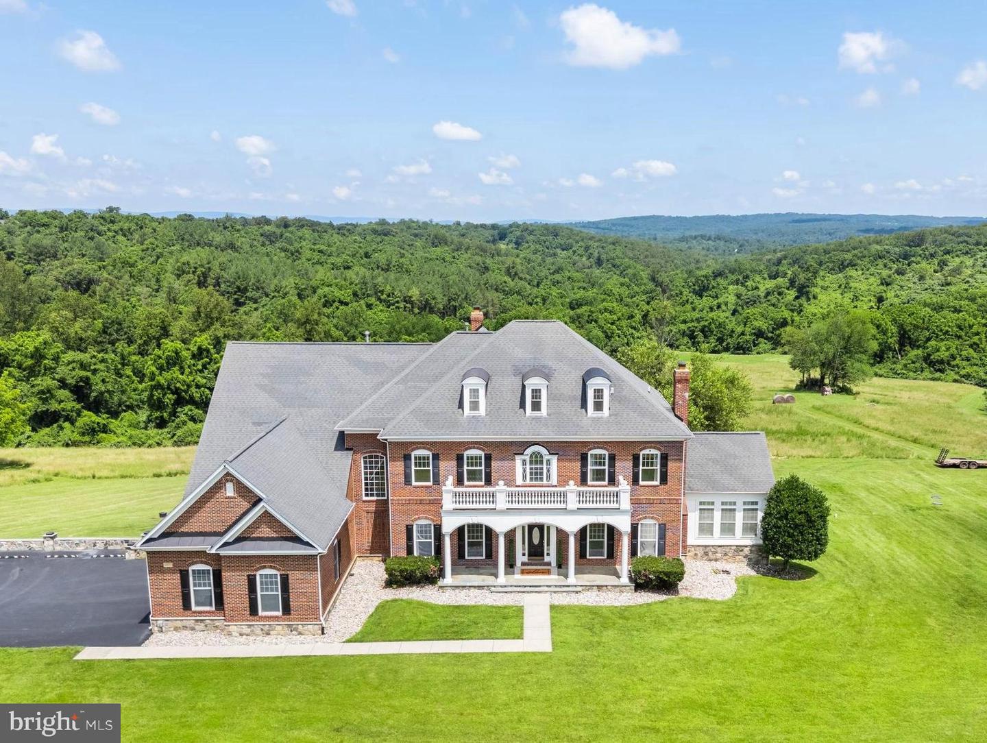 22077 OATLANDS RD, ALDIE, Virginia 20105, 5 Bedrooms Bedrooms, ,5 BathroomsBathrooms,Residential,For Sale,22077 OATLANDS RD,VALO2101470 MLS # VALO2101470 22077 OATLANDS RD, ALDIE, Virginia 20105, 5 Bedrooms Bedrooms, ,5 BathroomsBathrooms,Residential,For Sale,22077 OATLANDS RD,VALO2101470 MLS # VALO2101470