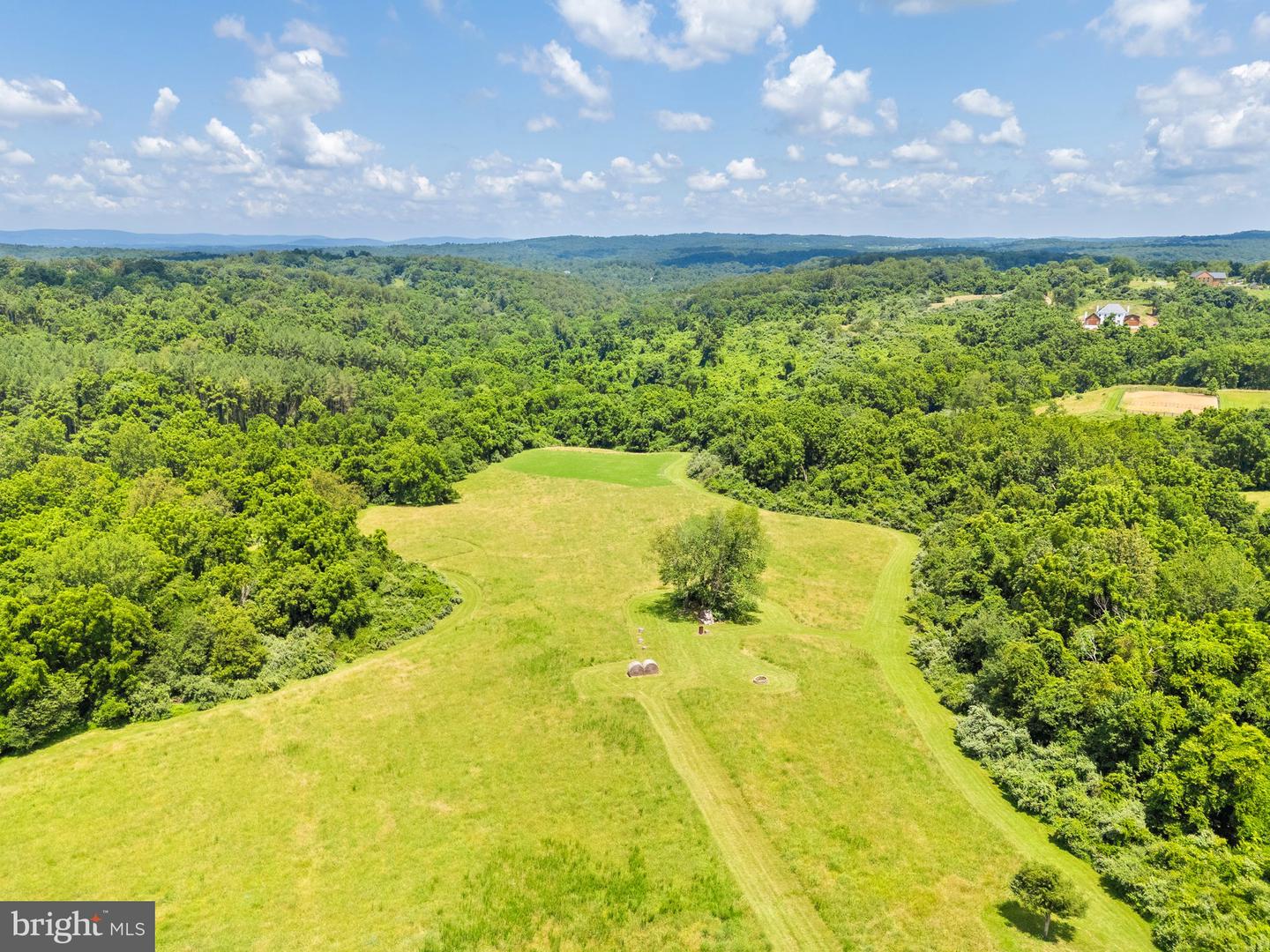 22077 OATLANDS RD, ALDIE, Virginia 20105, 5 Bedrooms Bedrooms, ,5 BathroomsBathrooms,Residential,For Sale,22077 OATLANDS RD,VALO2101470 MLS # VALO2101470 22077 OATLANDS RD, ALDIE, Virginia 20105, 5 Bedrooms Bedrooms, ,5 BathroomsBathrooms,Residential,For Sale,22077 OATLANDS RD,VALO2101470 MLS # VALO2101470