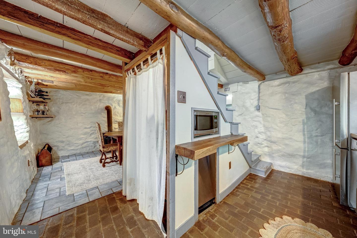 3225 SAGE RD, MARKHAM, Virginia 22643, 4 Bedrooms Bedrooms, ,3 BathroomsBathrooms,Residential,For Sale,3225 SAGE RD,VAFQ2018102 MLS # VAFQ2018102