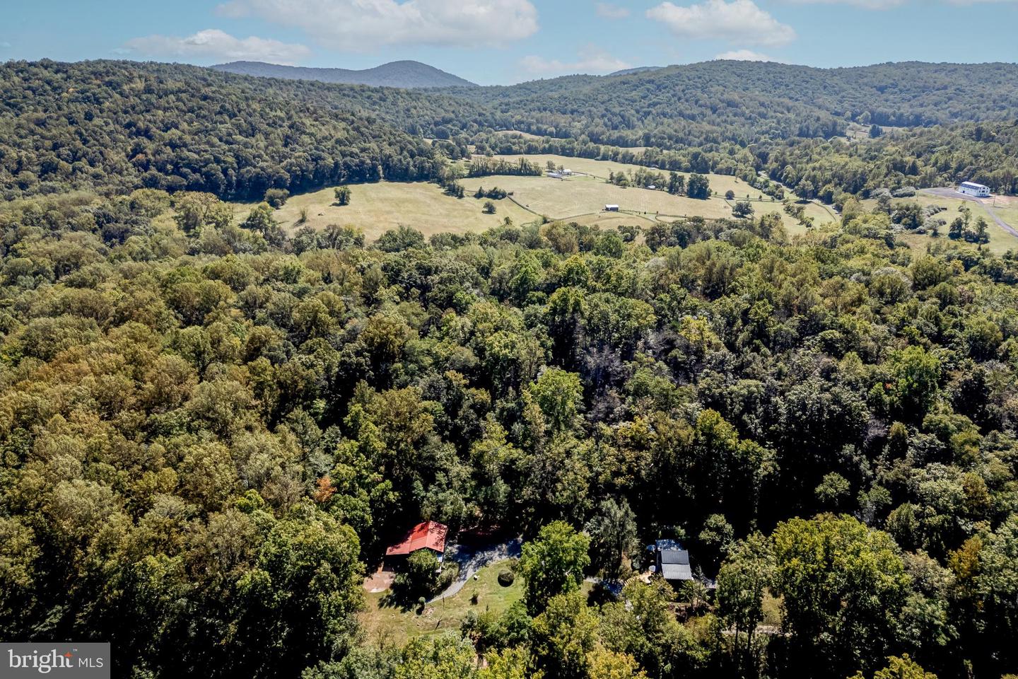 3225 SAGE RD, MARKHAM, Virginia 22643, 4 Bedrooms Bedrooms, ,3 BathroomsBathrooms,Residential,For Sale,3225 SAGE RD,VAFQ2018102 MLS # VAFQ2018102