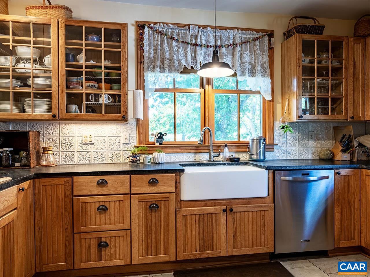 424 BALSLEY RD, STAUNTON, Virginia 24401, 3 Bedrooms Bedrooms, ,2 BathroomsBathrooms,Residential,For Sale,424 BALSLEY RD,669098 MLS # 669098