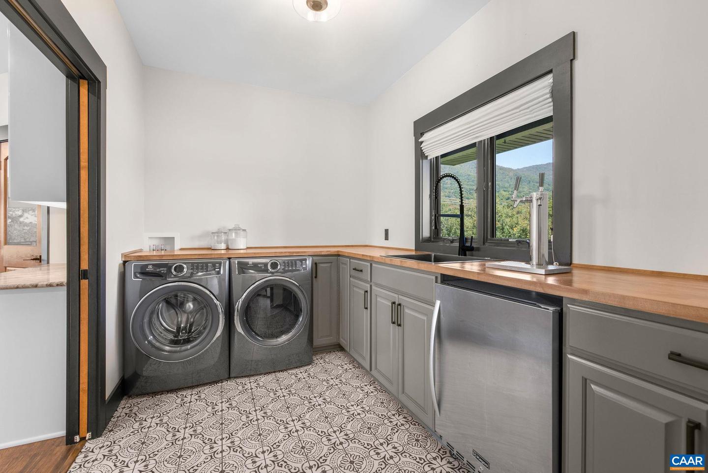 699 HENDRICKSON RD, PEMBROKE, Virginia 24136, 5 Bedrooms Bedrooms, ,3 BathroomsBathrooms,Residential,For Sale,699 HENDRICKSON RD,669395 MLS # 669395